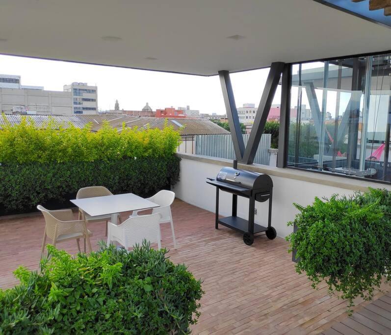 Appartement Comfy, Intimate With A Haunting Terrace Mexico